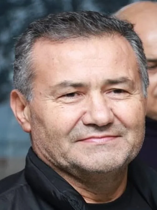 AYHAN ÜNAL